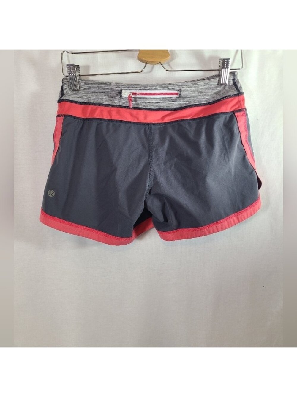 Lululemon Z4 shorts- Size 4